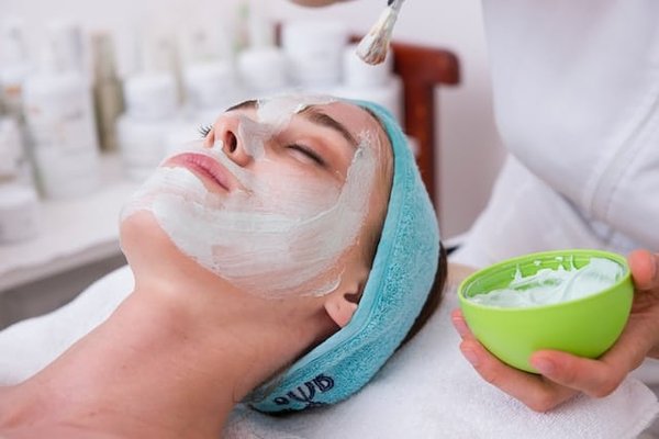 Comment faire un gommage visage maison ?