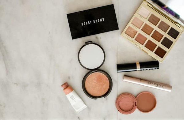 Tutoriels maquillage pour débutantes : Guide étape par étape